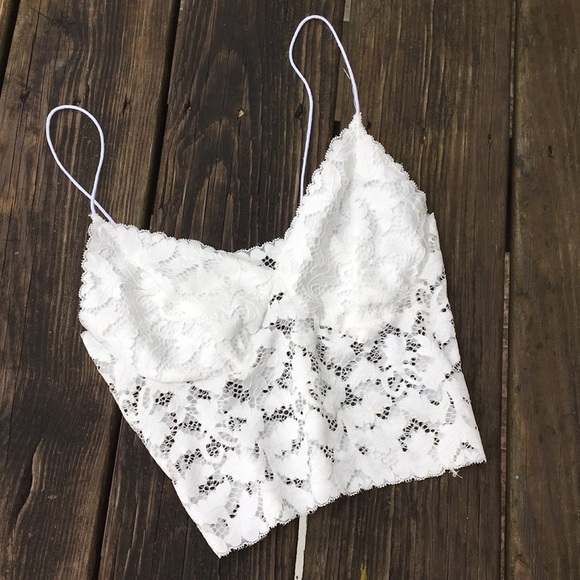 Tops - Lace Crop Top 🌸